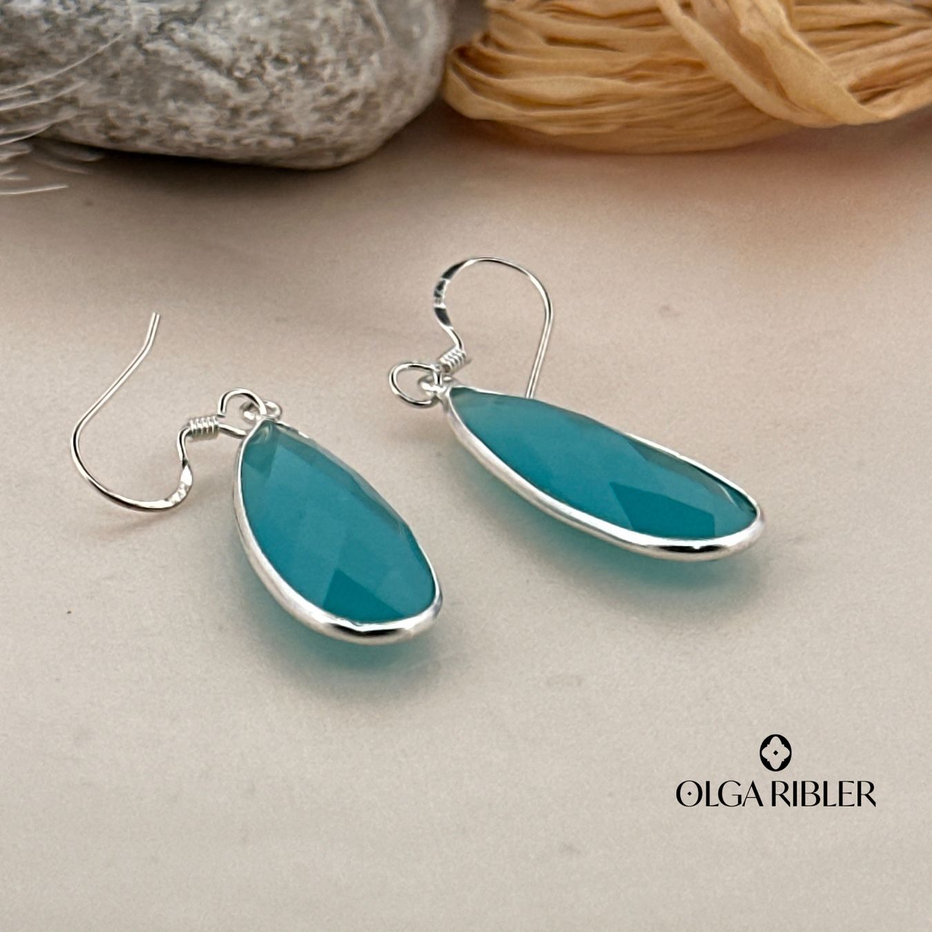Olga Ribler Boucles d'oreille: Silberohrhänger mit blauem Chalcedon – Neuf (Voir description) à Luzern par MonikaS03