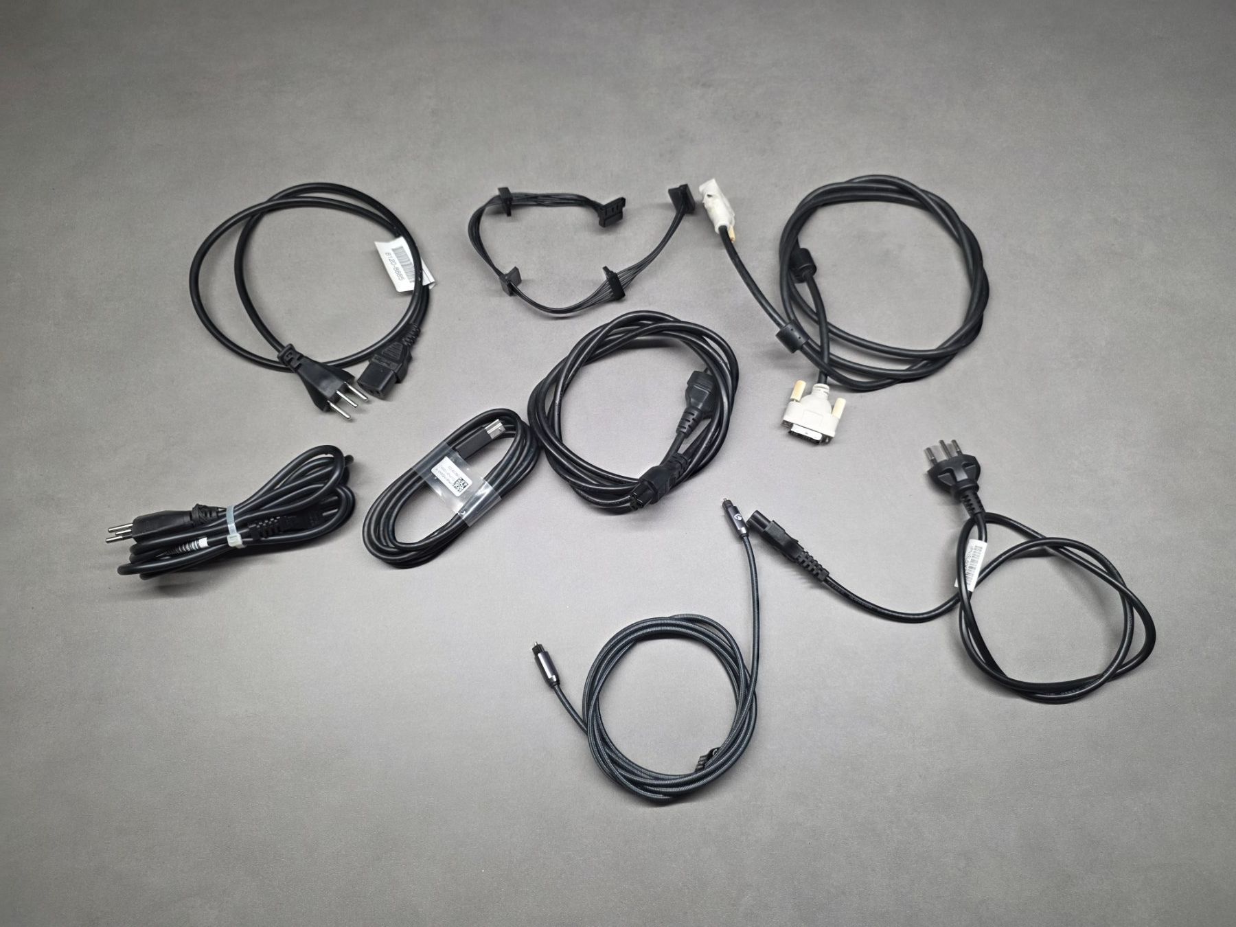 Câbles: Grosses PC Kabel- & Netzteil Konvolut – D'occasion à Lausen par -Vendetta- 6