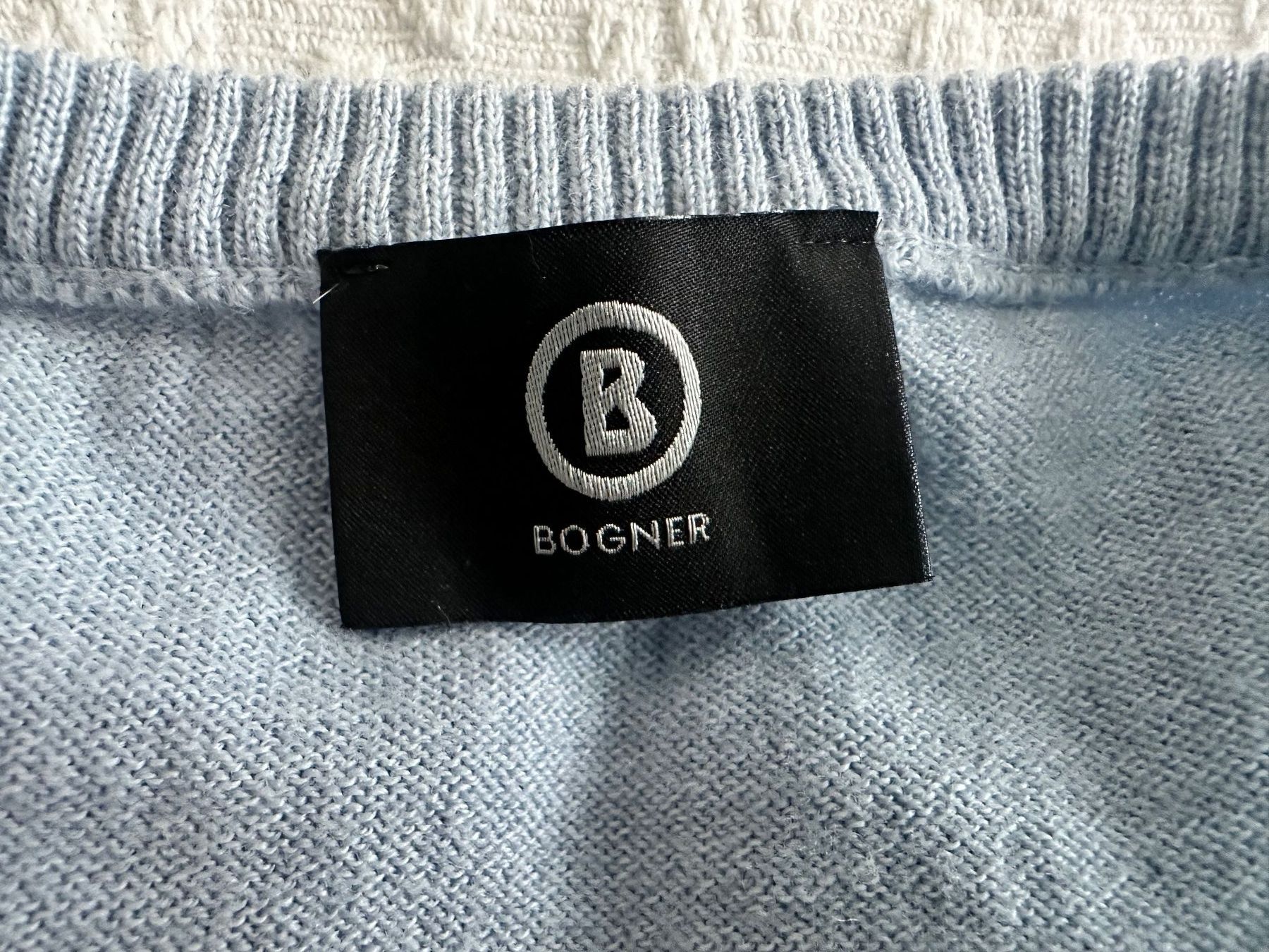 Bogner Pullover & Sweatshirts: Herren Pullover Bogner hellblau V-Ausschnitt – Gebraucht aus Bülach von Jubet 2