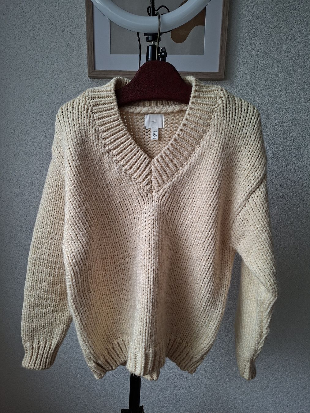 H&M Maglioni & Felpe: Warmer Strickpullover mit V-Ausschnitt – S – Usato da Huttwil venduto da DealAlpina 3