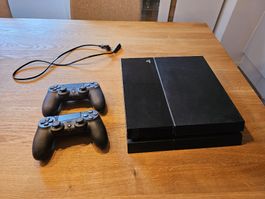 Sony PlayStation 4 Konsole schwarz mit zwei Controllern