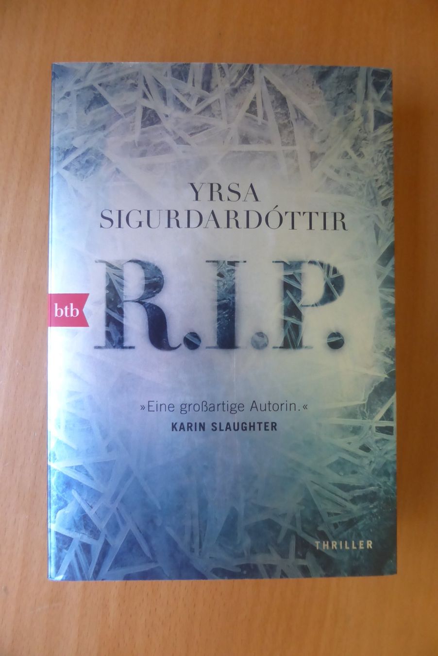 Libri: Thriller - R.I.P. - Yrsa Sigurdardotter – Usato da Brunnadern venduto da lesezirkel
