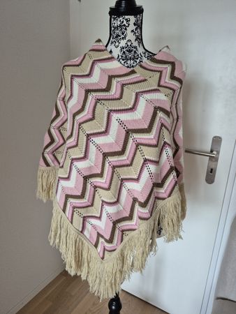 Jane Norman Poncho, Strick