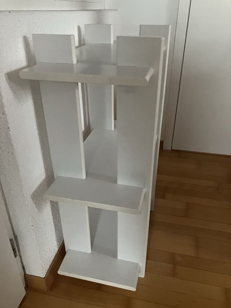 Regale: Regal – Gebraucht aus Diepoldsau von Theintangible 1