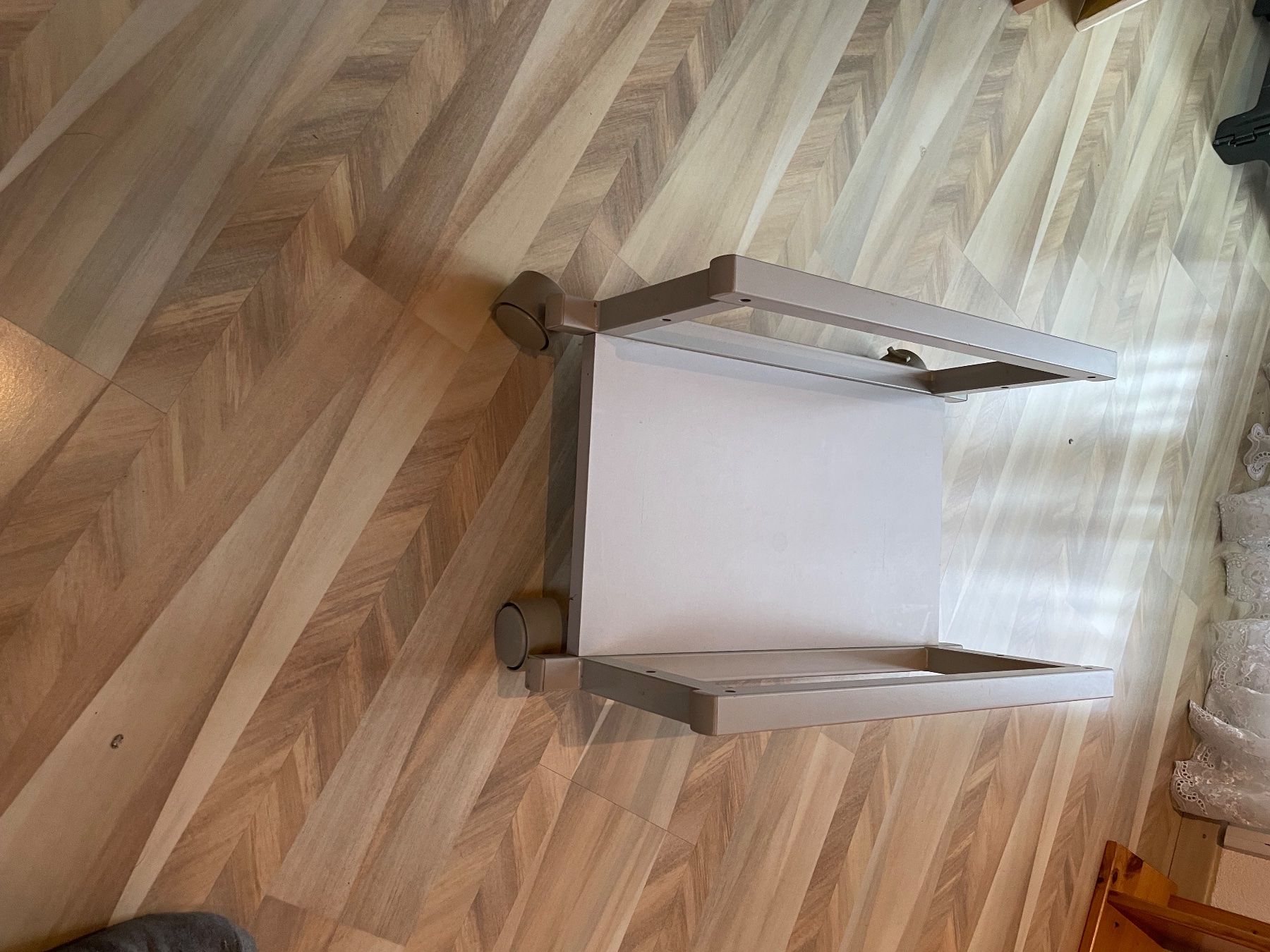 PC: Rollwagen für Computerturm – Usato da ossingen venduto da franco057 2