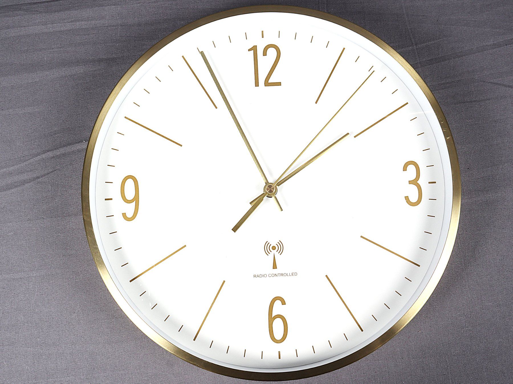 Orologi: TFA Design Funk-Wanduhr – Nuovo (secondo la descrizione) da Steinen venduto da Restwert_Steinen 1