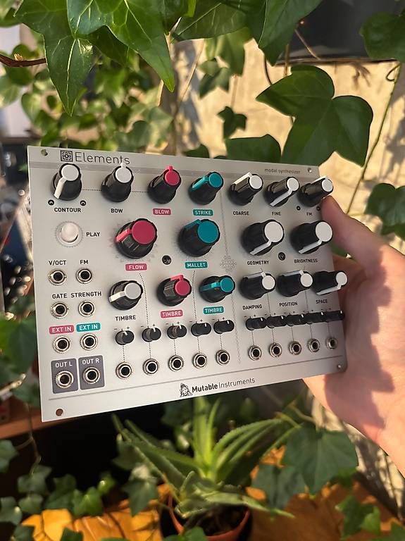 Instruments de musique: Module Eurorack : Mutable Instruments - Elements – D'occasion à Fribourg par rob_wz7h 2