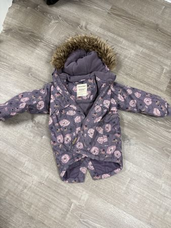 Winterjacke Minymo lila mit Blumenmuster Grösse 104