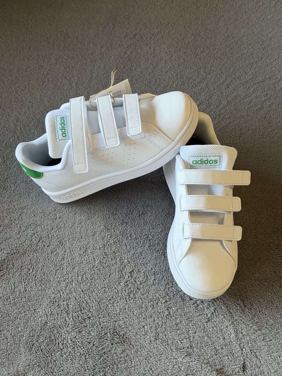 Adidas Scarpe per ragazzi: Adidas Taille 33 Neuves – Nuovo e nell'imballaggio originale da Montreux venduto da DMtop