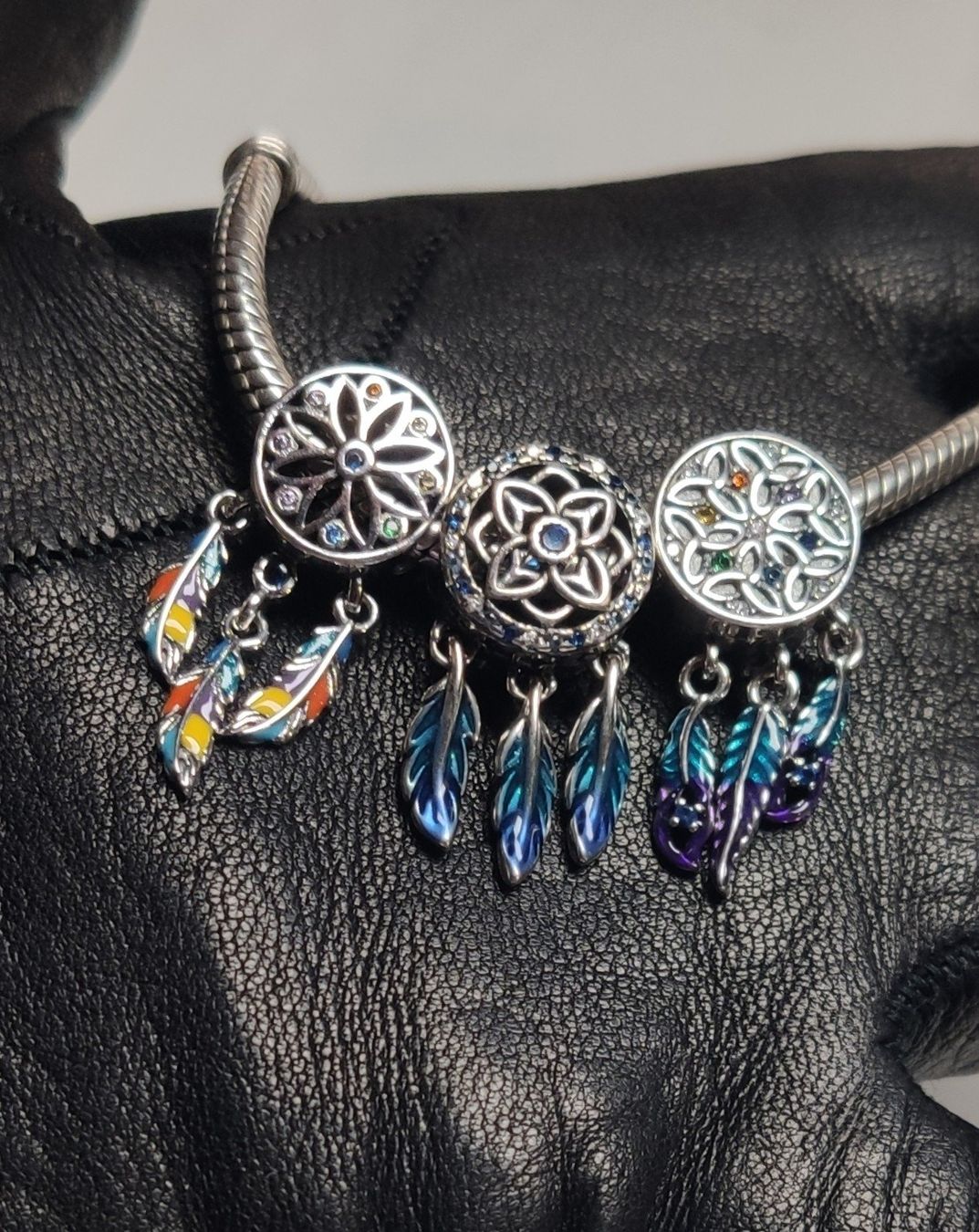 Ciondoli: Charm Traumfänger für Armband. – Nuovo e nell'imballaggio originale da Lamboing venduto da Qtrica 1