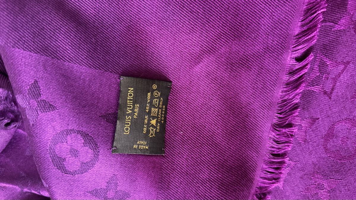 Louis Vuitton Foulard & Sciarpe: Louis Vuitton Monogram Classic Shawl (143^143) – Usato da Esslingen venduto da The_Easy 2