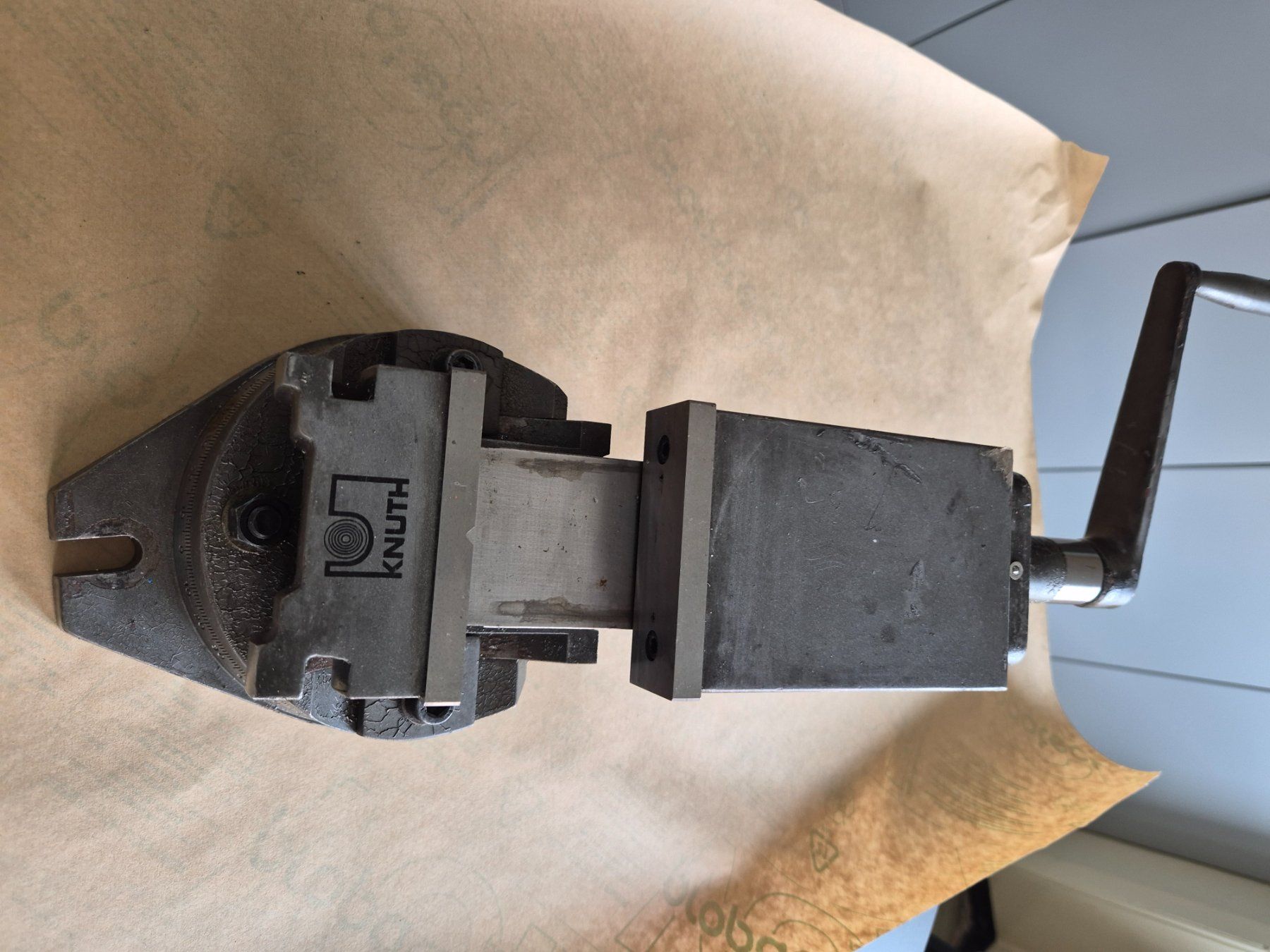 Tutti gli attrezzi: Etau inclinable – Usato da La Chaux-de-Fonds venduto da Bretelle 1