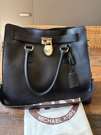 Michael Kors Handtasche schwarz Leder guter Zustand