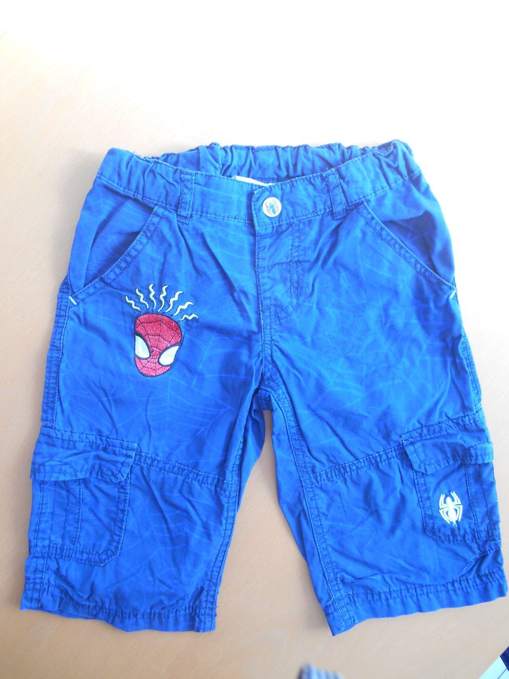 Hosen: Bermudas 'Spiderman' Gr. 122 – Neu (gemäss Beschreibung) aus Nussbaumen AG von Sumopi
