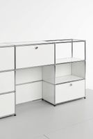 USM Haller Regal 2x3, Lichtgrau, 1 Klapptüre, 1 Ausziehtüre