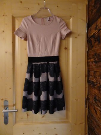Rosa-schwarzes Sommerkleid Anna Field Gr. XXS/32 - 260348