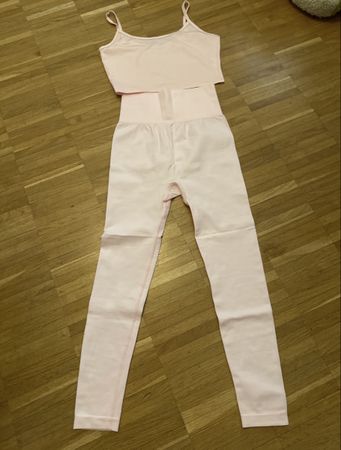 Ensemble de sport Rose Tailles S neuf