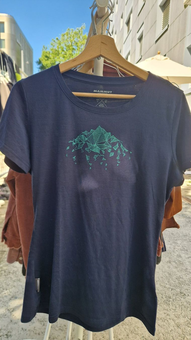Mammut T-shirt: Mammut Merino Wander Shirt – Usato da Zürich venduto da vanessa_A
