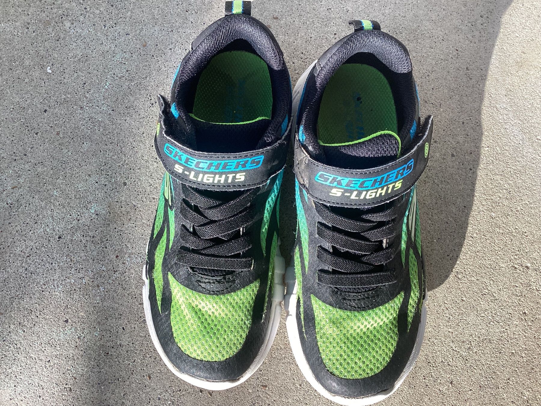 Skechers Scarpe per ragazzi: Skechers LED Gr. 33 – Usato da Männedorf venduto da Molum 2