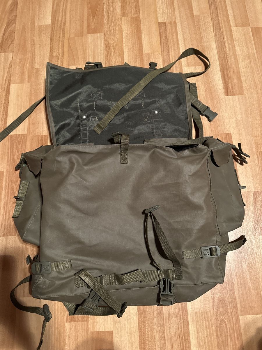 Schweizer Armee Rucksäcke: Schweizer Armee Rucksack, Militär, 45x40x10cm – Gebraucht aus St. Gallen von mai_2lcj 2