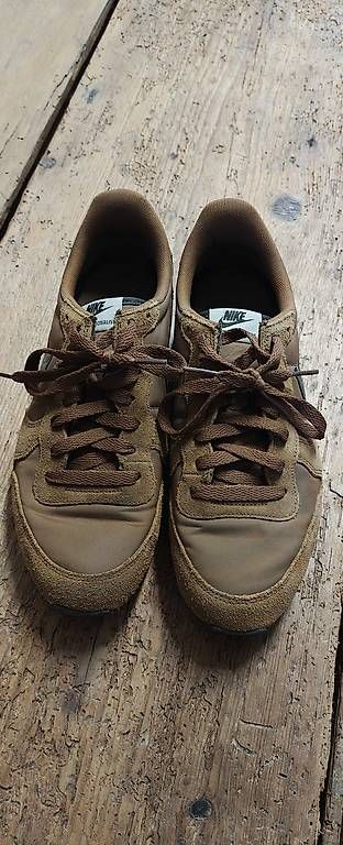 Scarpe da uomo: Nike Schuhe grösse 42 – Usato da Cazis venduto da Morrisb