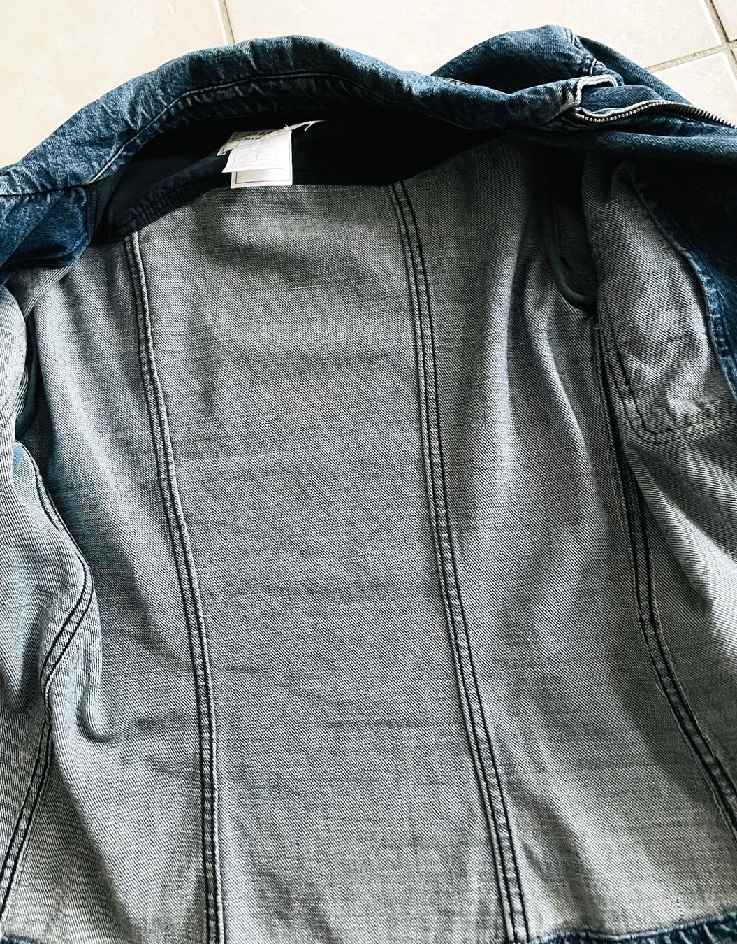 Chanel Giacche: CHANEL Jeansjacke – Usato da Etoy venduto da Diadefin 2