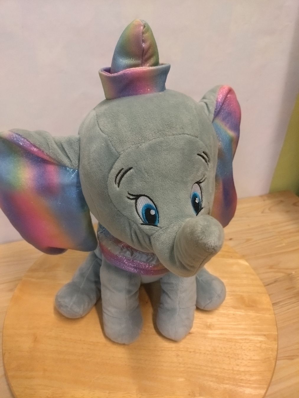 Disney Spielzeuge: Peluche Dumbo Disney éléphant multicolore 35cm – Gebraucht aus Farvagny-le-Grand von LaCaverne 1