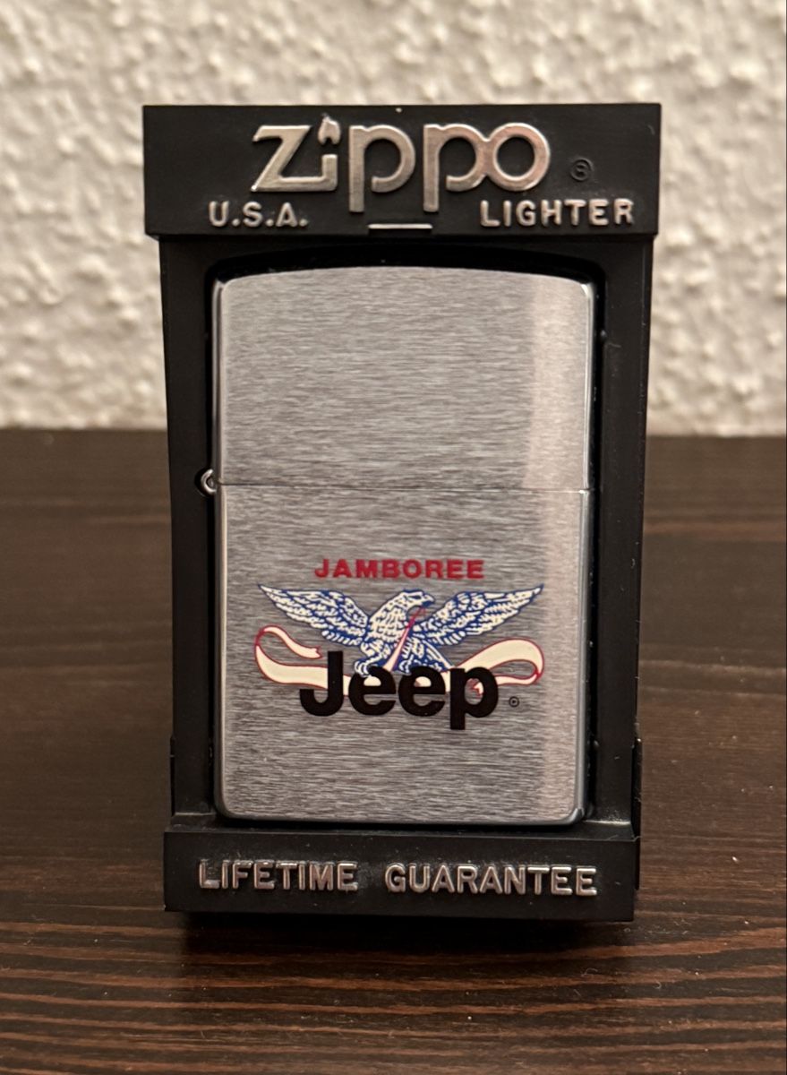 Zippo Accendini: Original Zippo Jamboree Jeep – Nuovo (secondo la descrizione) da Schattenhalb venduto da Oodaaq 2