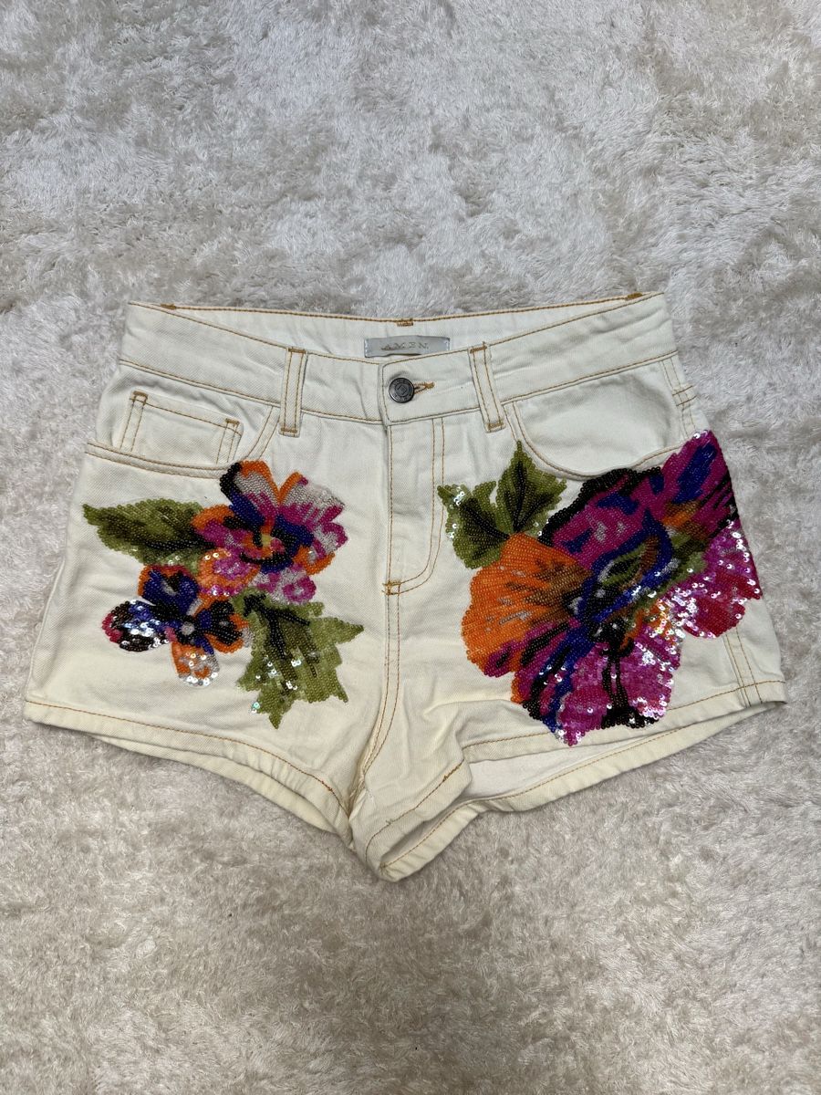 Pantalons: AMEN shorts 430€ – D'occasion à Barna par orbuyorcry
