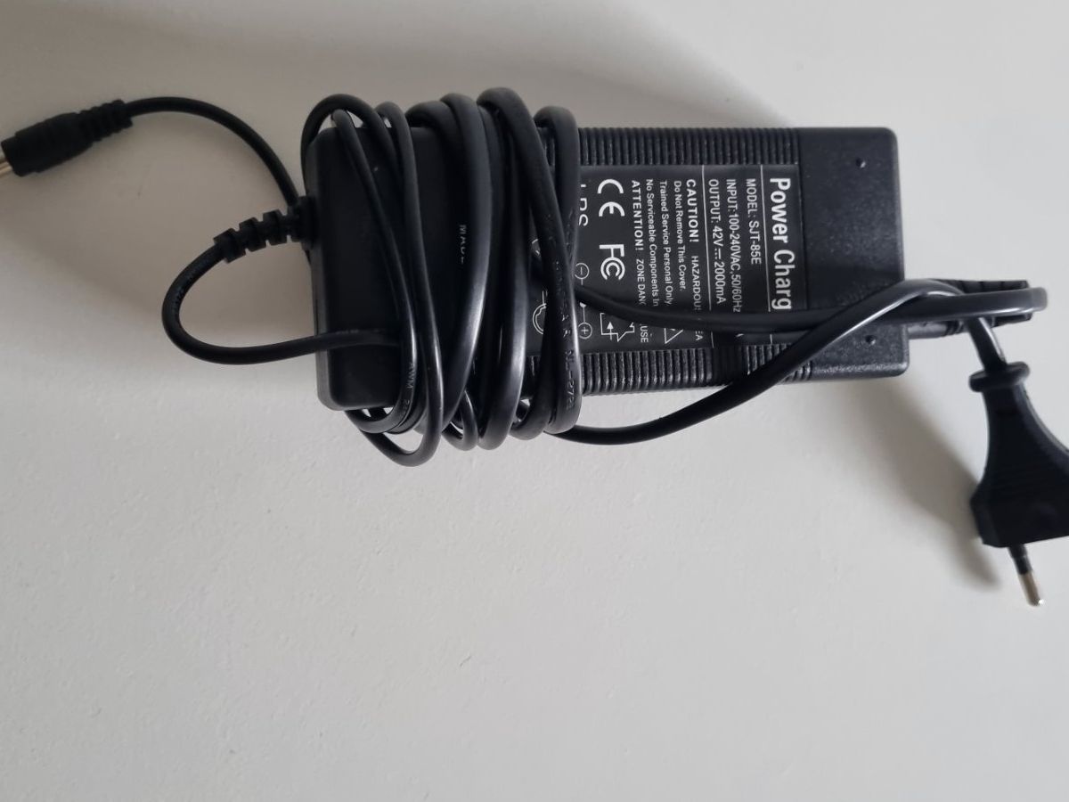 Caricabatterie: Chargeur trottinette – Usato da Avully venduto da jfc76