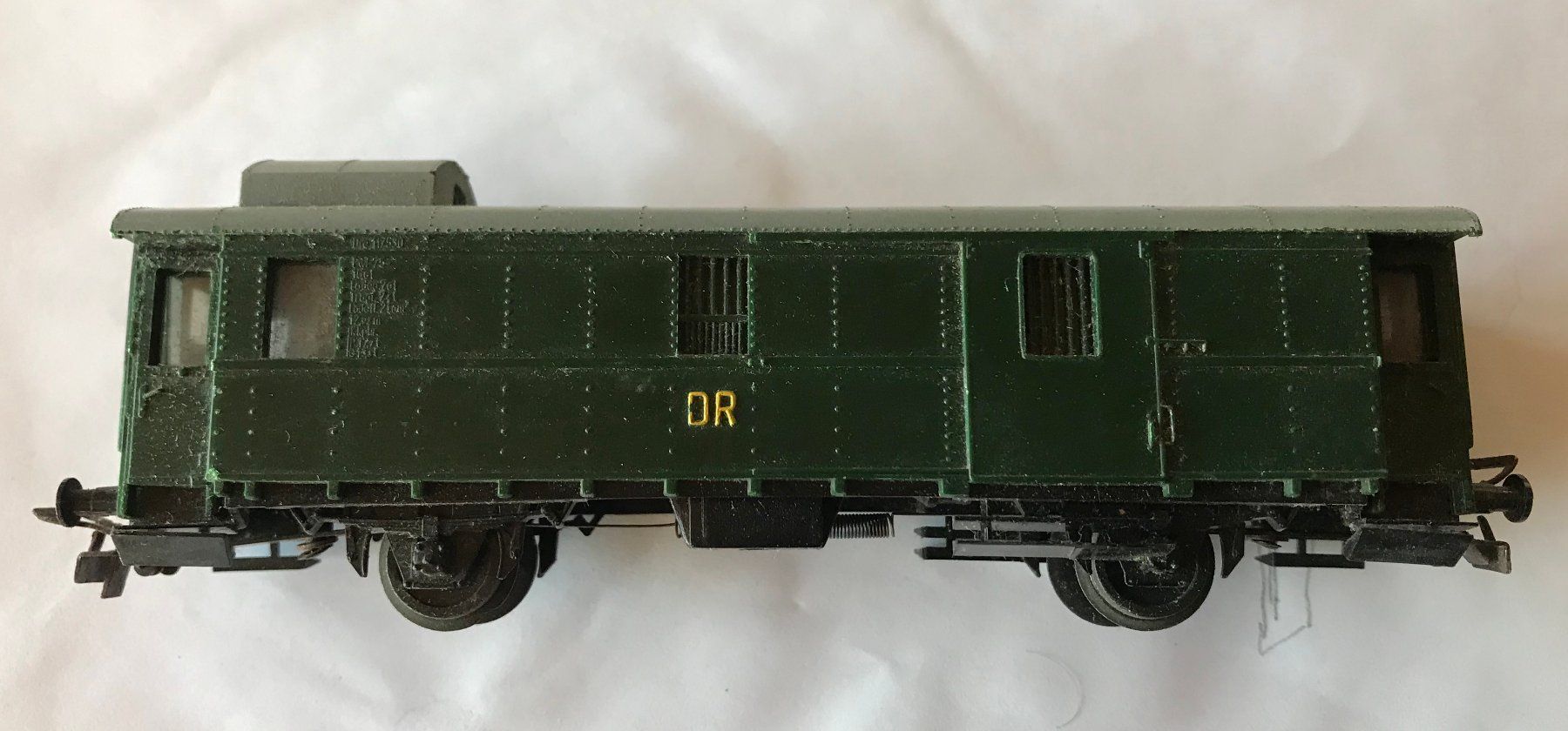 Modellini di ferrovie: HO Eisenbahnwaggon Postwagen DR – Usato da Unterramsern venduto da Havana01 1