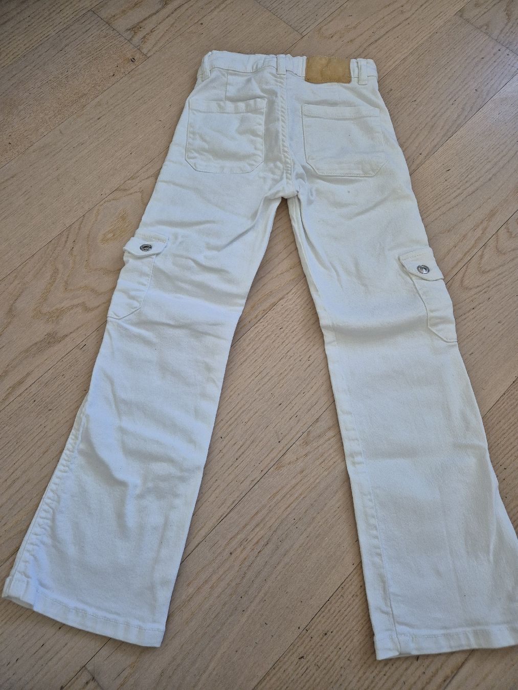 Zara Pantaloni: Zara Mädchen Cargohose weiss Gr. 128 – Usato da Aeugst am Albis venduto da miizli 2