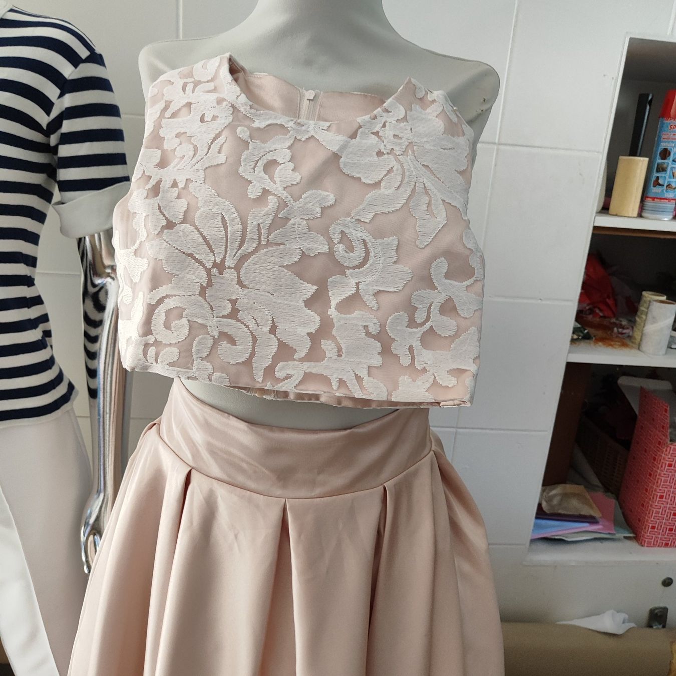 Vestiti & Gonne: Traumhafte Festkleid – Nuovo e nell'imballaggio originale da Langnau am Albis venduto da Judithsebi 5