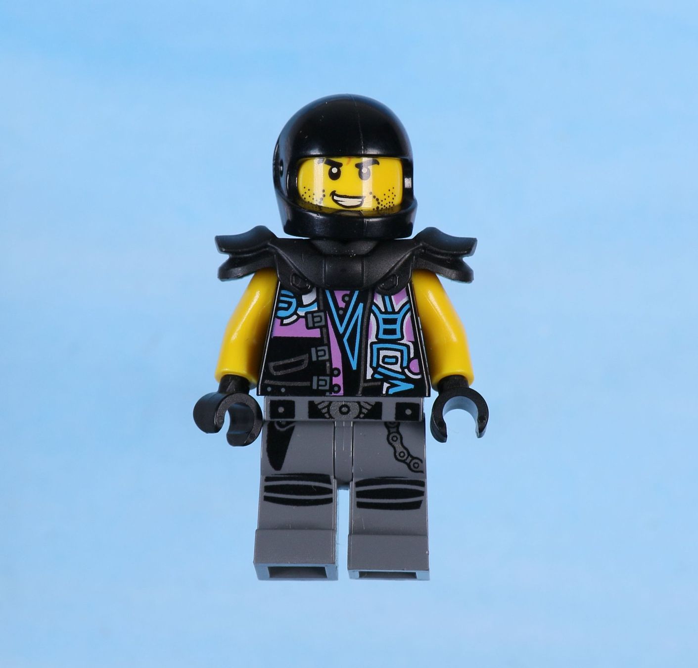 Lego Spielzeuge: LEGO Minifigur Skip Vicious – Gebraucht aus Hettlingen von Scholi99
