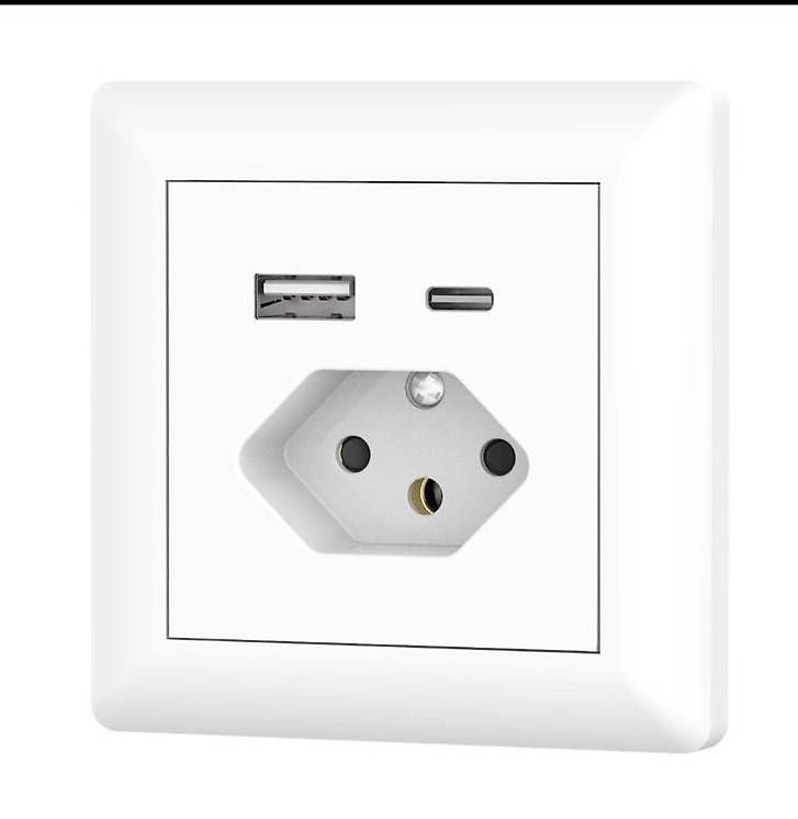 Fiches d'alim.: Steckdose mit USB A und USB C neu – Neuf avec emballage d'origine à winterthur par cantanhede01