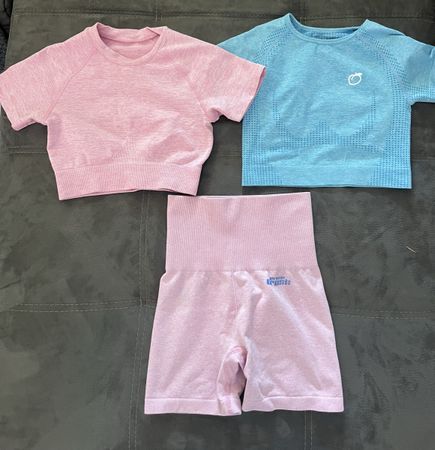 Prozis – 2× Oberteile (Rosa & Blau) & 1× Shorts (Rosa)-Gr.XS