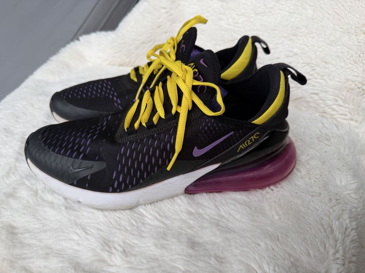 Nike Chaussures hommes: Die Nike Air Max 270 Sneaker gr 42.5 – D'occasion à St.Gallen par bubo2008