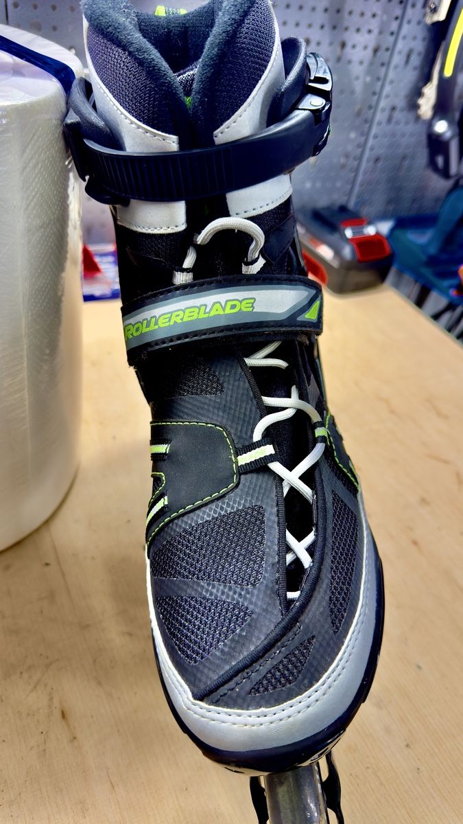 Pattini in linea & Pattini a rotelle: Inline Skates Rollerblade Grösse 44 neuwertiger Zustand – Usato da Uzwil venduto da benke36 6