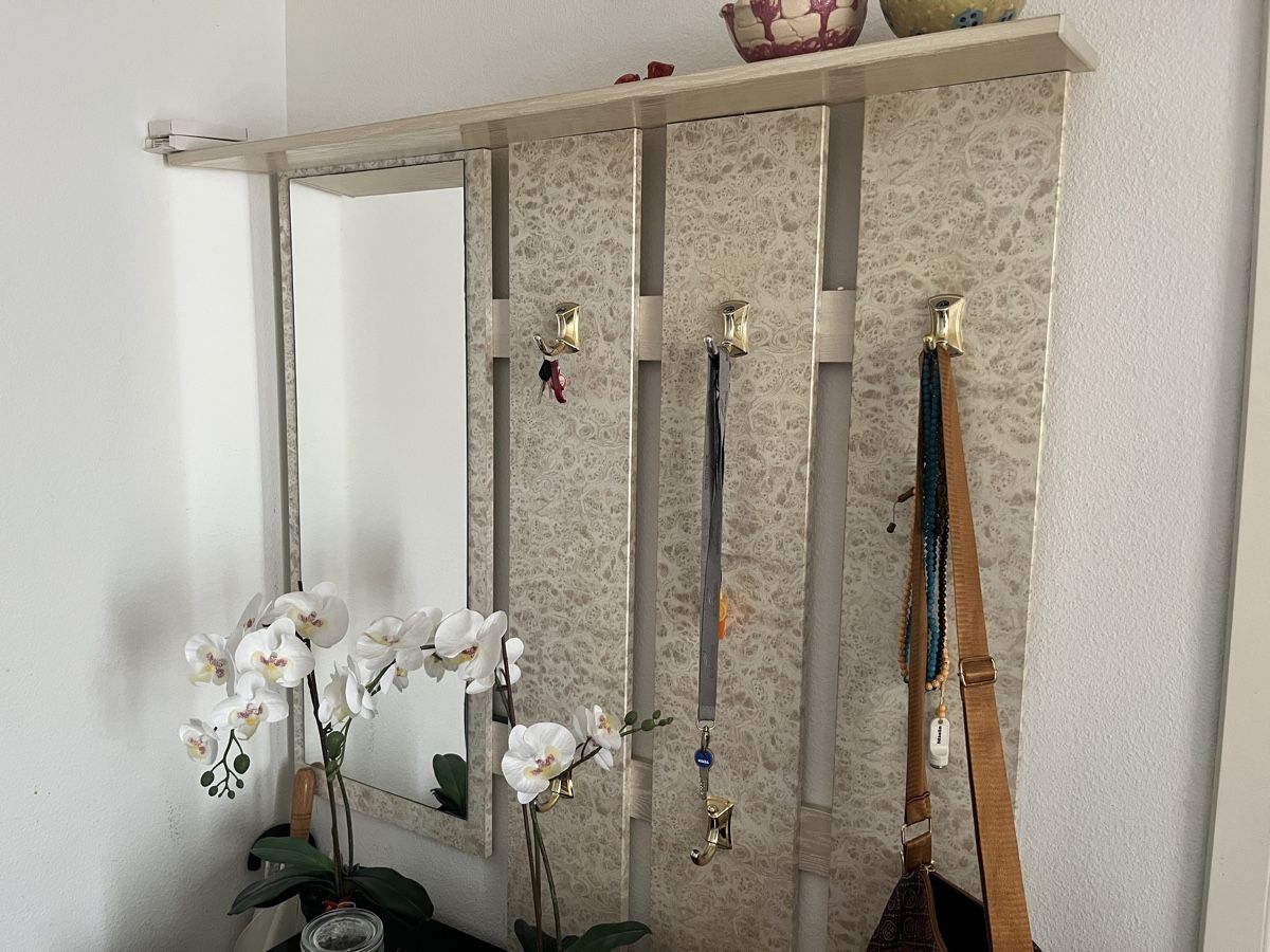 Guardaroba: Garderobe mit Spiegel Wandgarderobe – Usato da Oftringen venduto da hkch1907