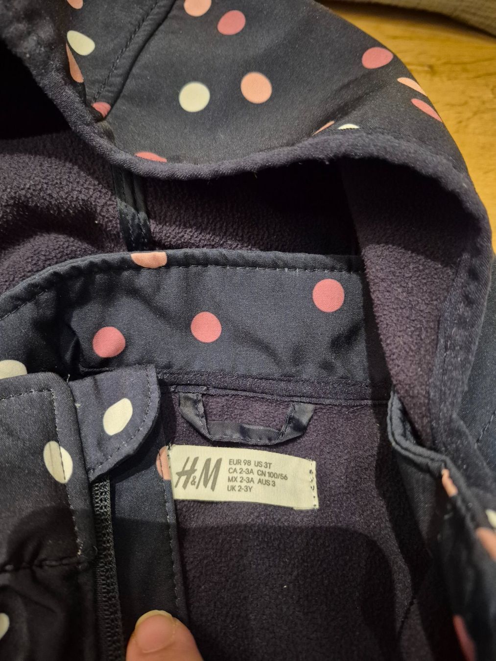 H&M Giacche & Cappotti: H&M Softshell Jacke, Gr. 98, Punkte, Top Zustand! – Usato da Walenstadt venduto da and_yb9d 2