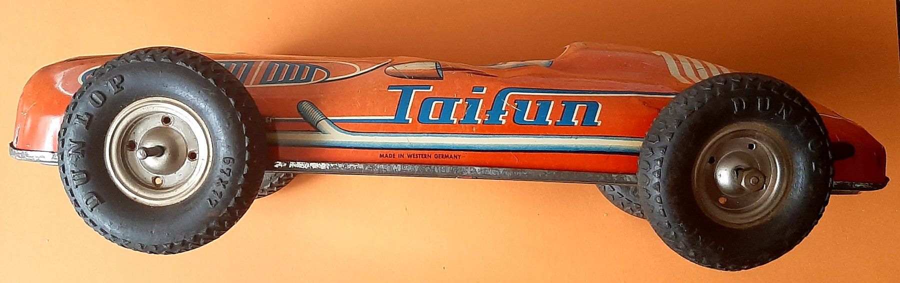 Giocattoli: Tin Toy Car  Taifun 100 – Usato da Montet (Glâne) venduto da KOADA 3