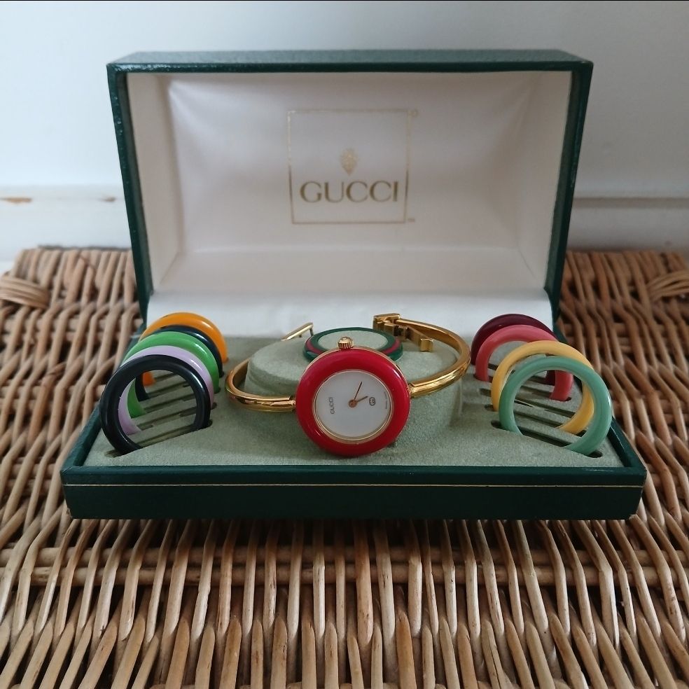 Gucci Uhren: Gucci Watch with Interchangeable Bezels Set Gold Tone – Gebraucht aus Kloten von fas_2ctn