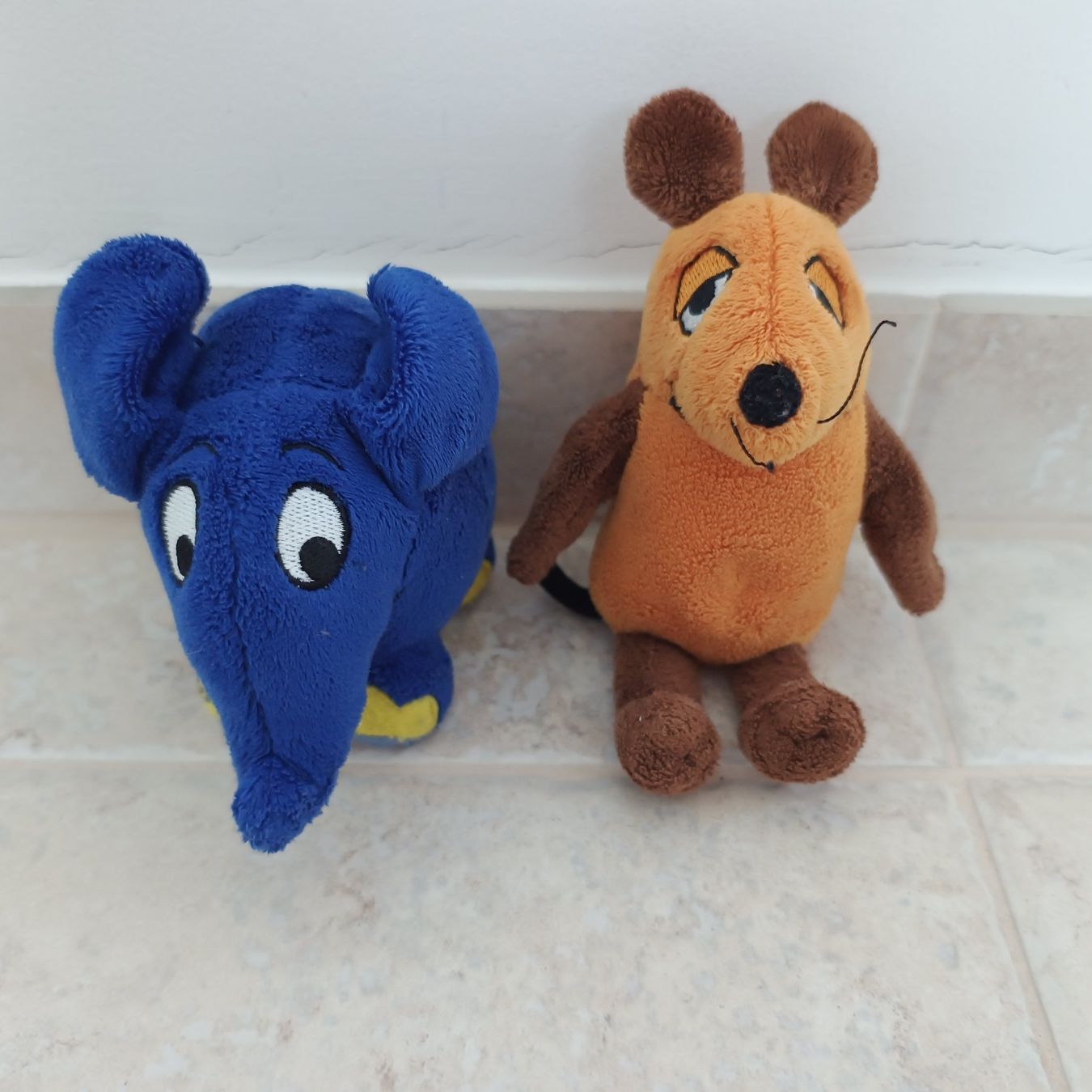 Giocattoli: Zwei Plüsch Maus und Elefant – Usato da Emmetten venduto da Hornberger