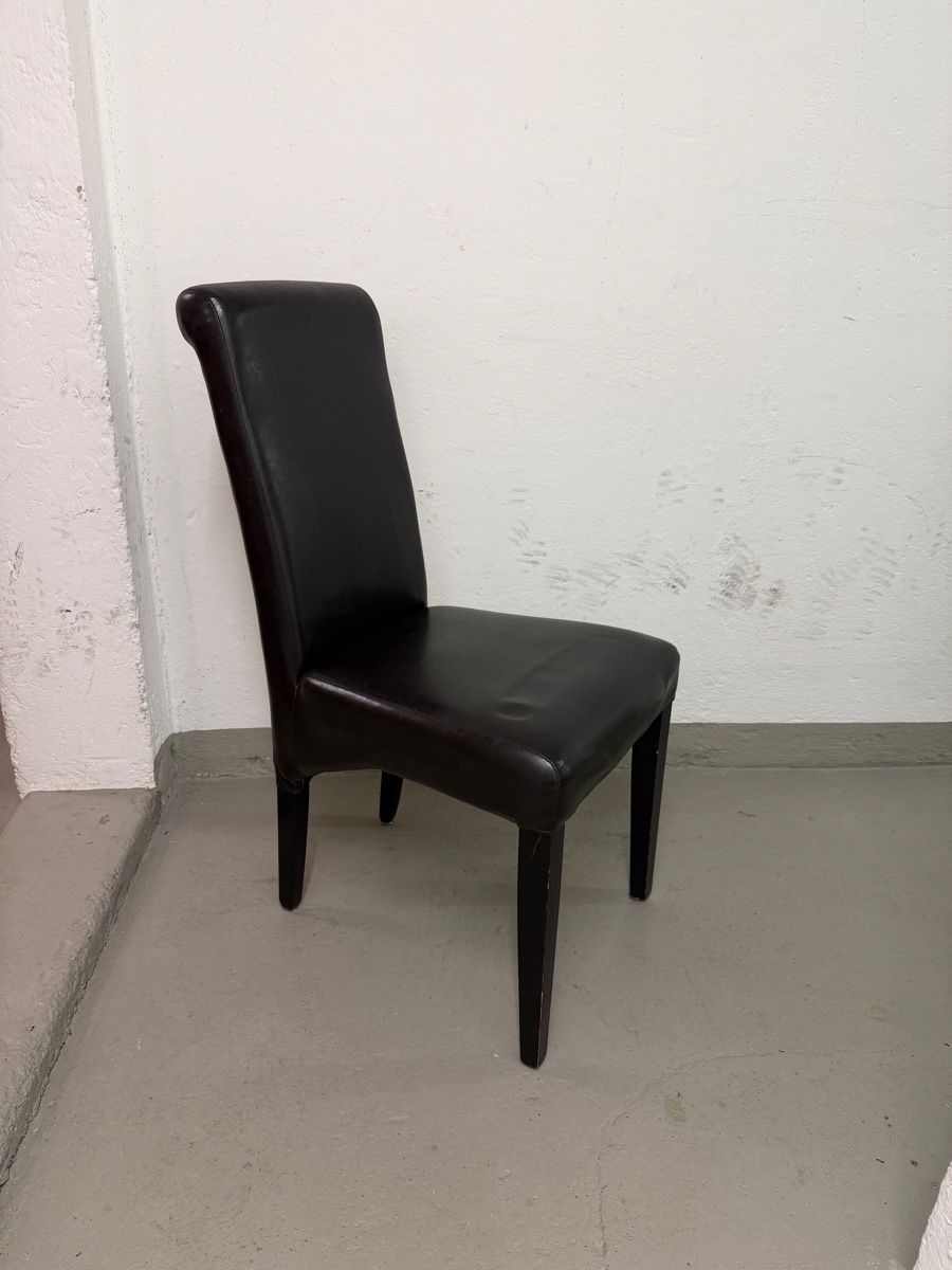 Stühle: Schwarze Esszimmerstühle – Gebraucht aus Zürich von yan_f9t9 1