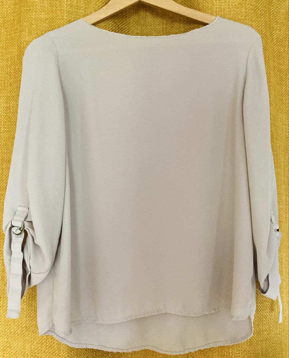 Blusen: Chemisier beige en satin - Bluse  – Gebraucht aus Ardon von hel_2sxp