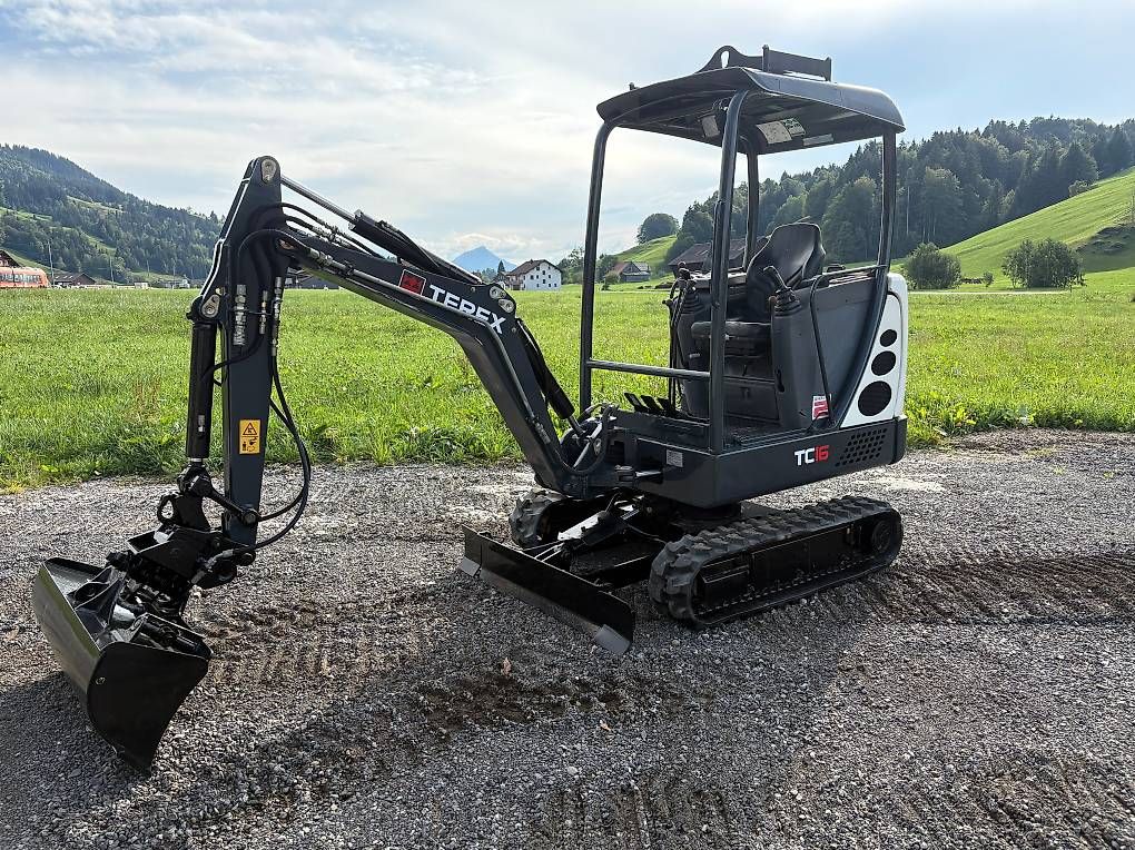 Terex Excavateurs: Terex TC16 Bagger 1.7 To – D'occasion à Rothenthurm par FHS6418