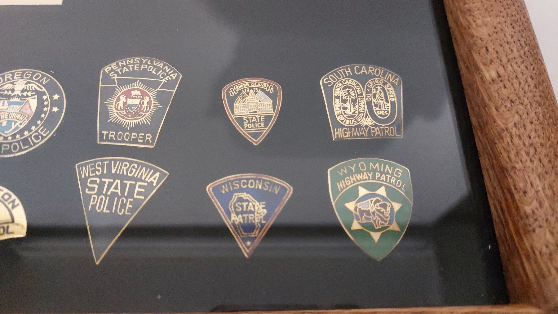 Placchette & Badge: U.S.50 STATE POLICE PATCH PIN COLLECTORS SET – Nuovo (secondo la descrizione) da Dornach venduto da Lok-Service-56 8