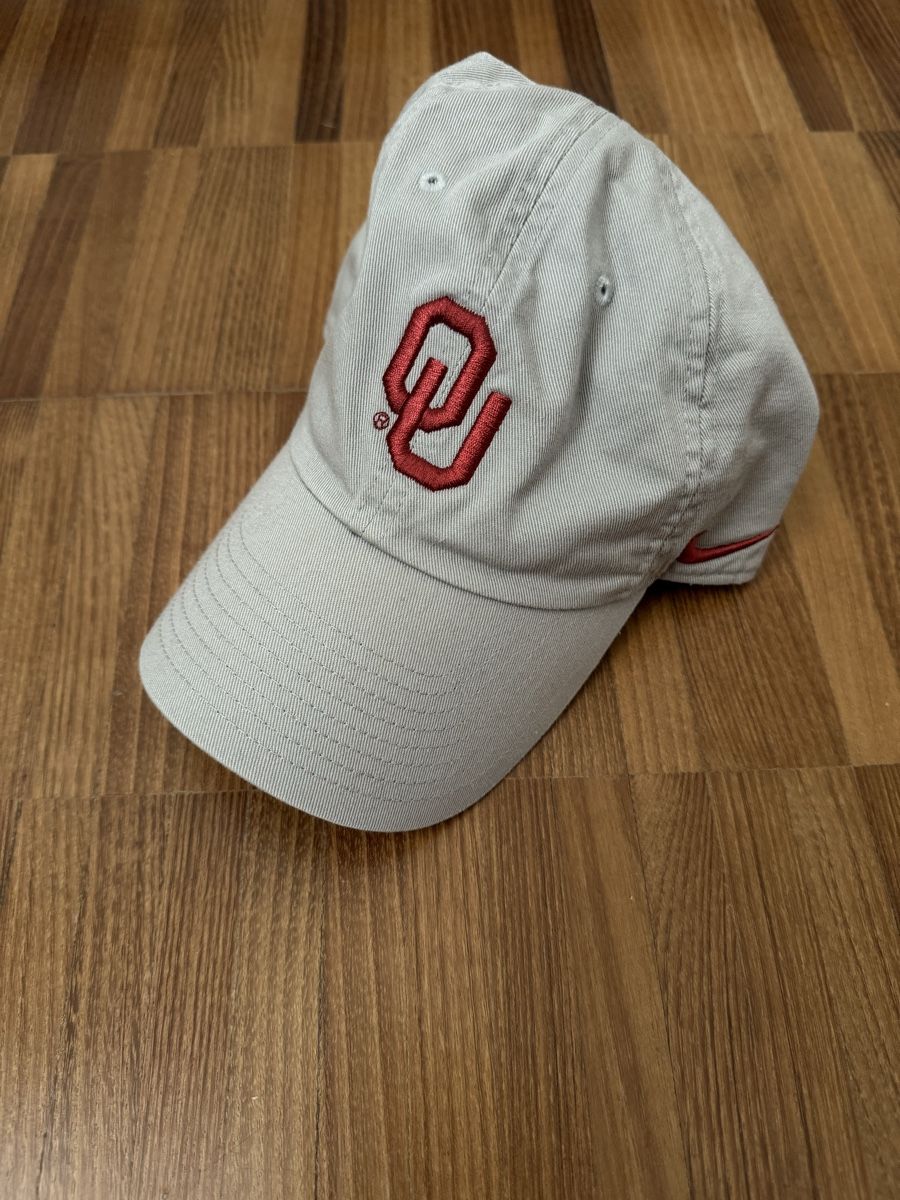 Nike Copricapi, berretti & cappellini: Oklahoma University Snapback Cap Nike – Usato da Chur venduto da schoel