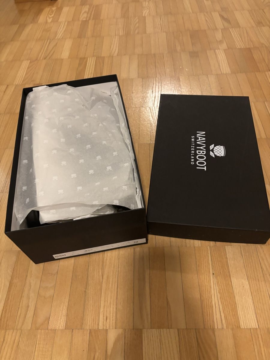Navyboot Scarpe da donna: Navyboot Damen Schuhe, Schwarz, Grösse 39, Neu!! – Nuovo e nell'imballaggio originale da Jona venduto da mar_b5y2 6