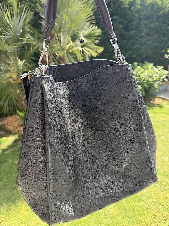 Borse da donna: Louis Vuitton Mahina Bag – Usato da Ascona venduto da Consa 1